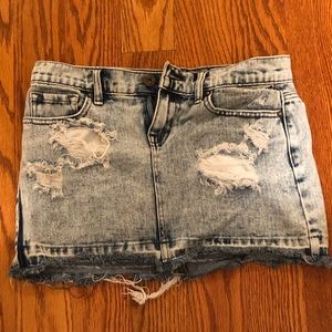 Y2K mini jean skirt!